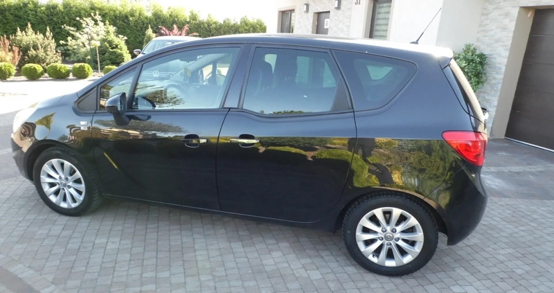 Opel Meriva cena 22900 przebieg: 138000, rok produkcji 2013 z Mogilno małe 562